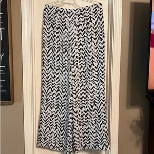 Jennifer Lopez, Wide leg, Stretch Waist, Monochrome Abstract Pattern, Polyester